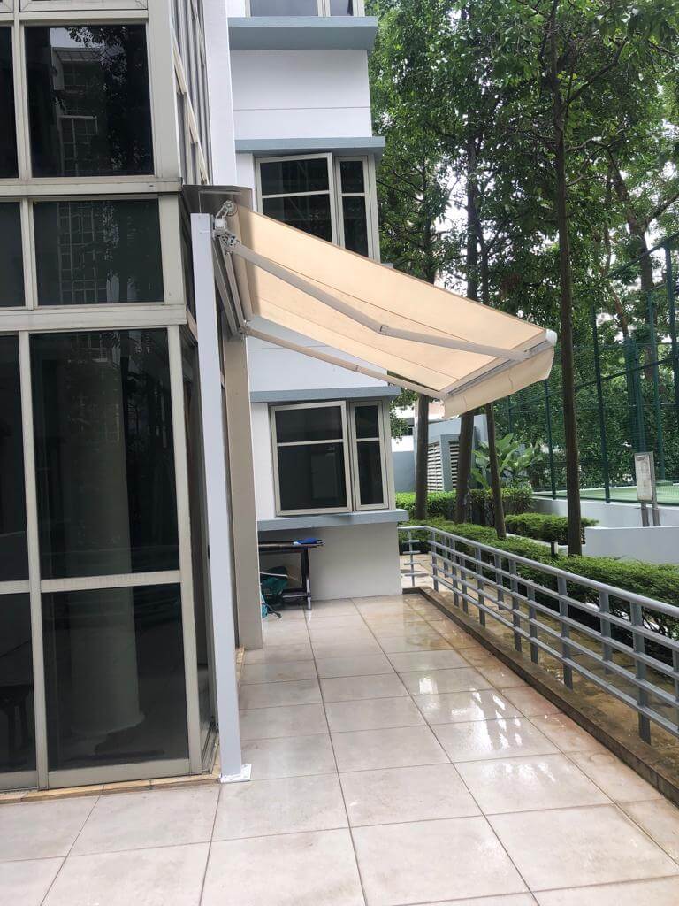 Retractable awning 15